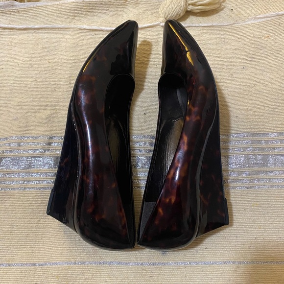 Stuart Weitzman tortoise shell wedges - Picture 7 of 9
